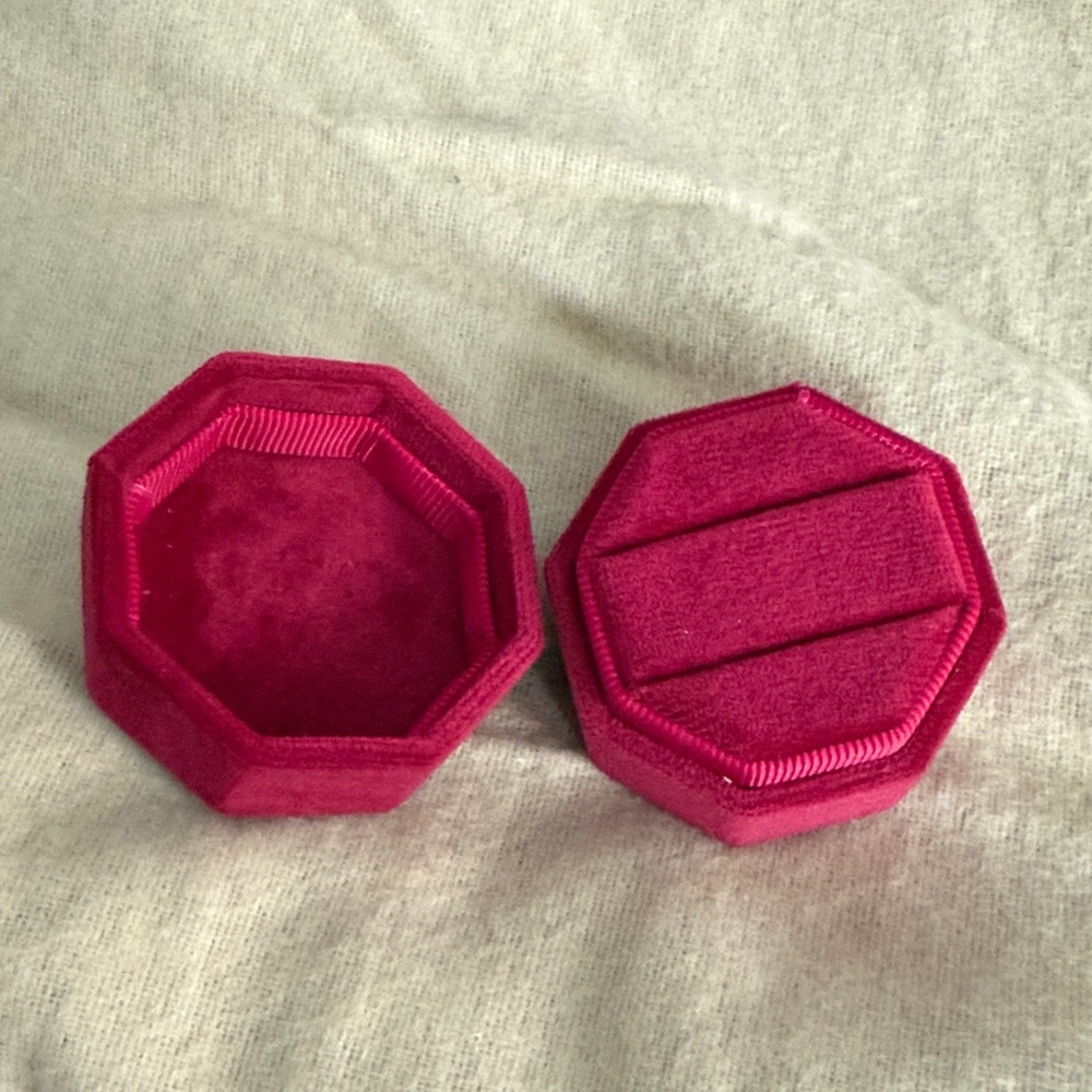 Elegant Velvet Jewelry Box - Burgundy